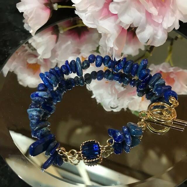 Lapis Lazuli chip Bracelet with toggle fastening