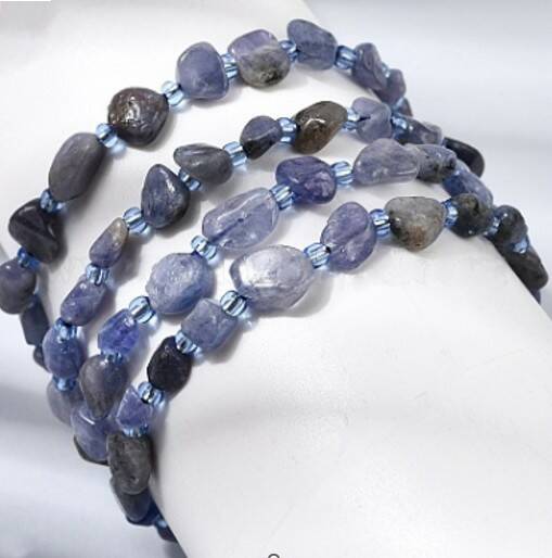 Natural Tanzanite nugget style elasticated bracelet with seed beads
